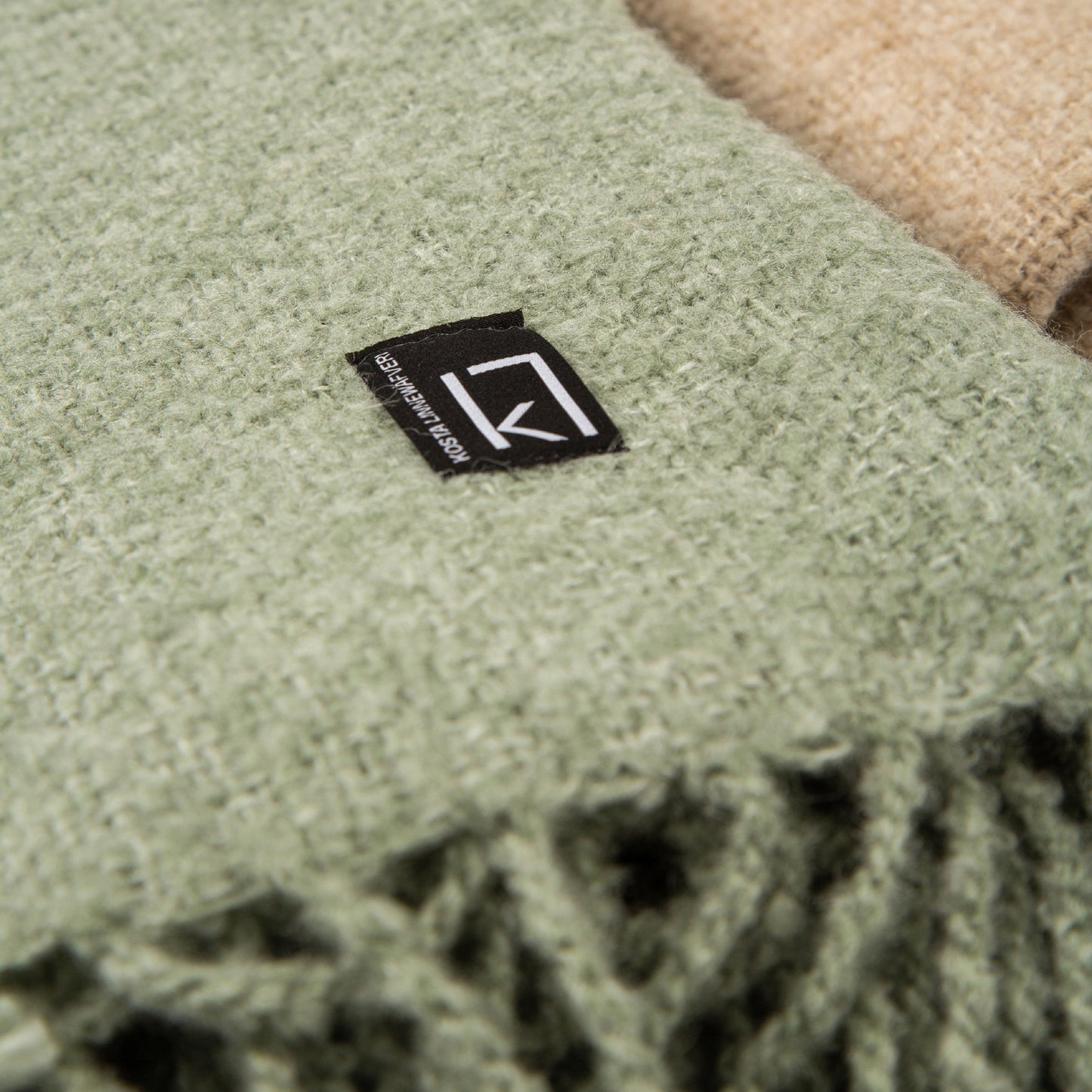 LT 54503  Kosta Linnewafveri Sjövallen Plaid 130x170 cm