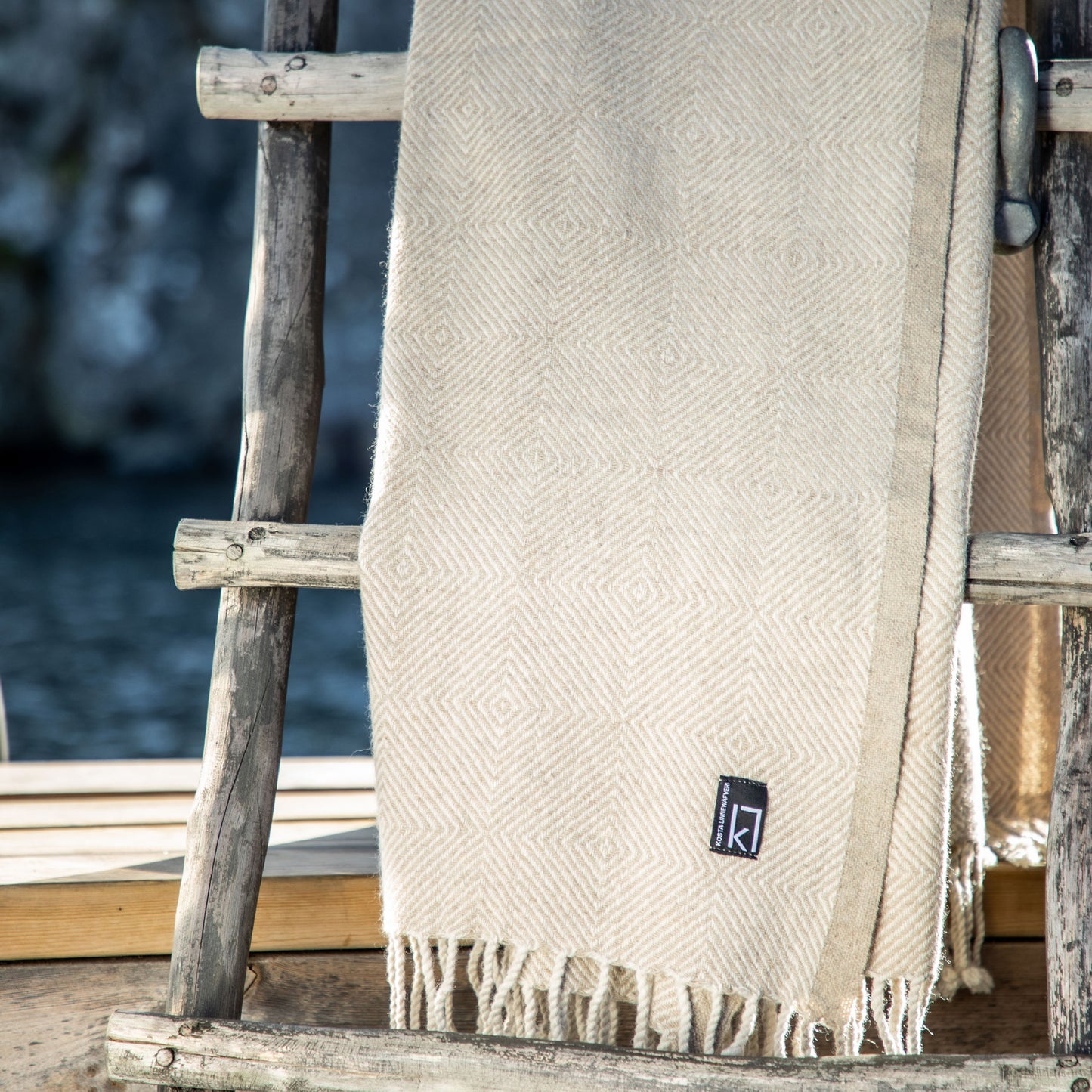 LT 54503  Kosta Linnewafveri Sjövallen Plaid 130x170 cm