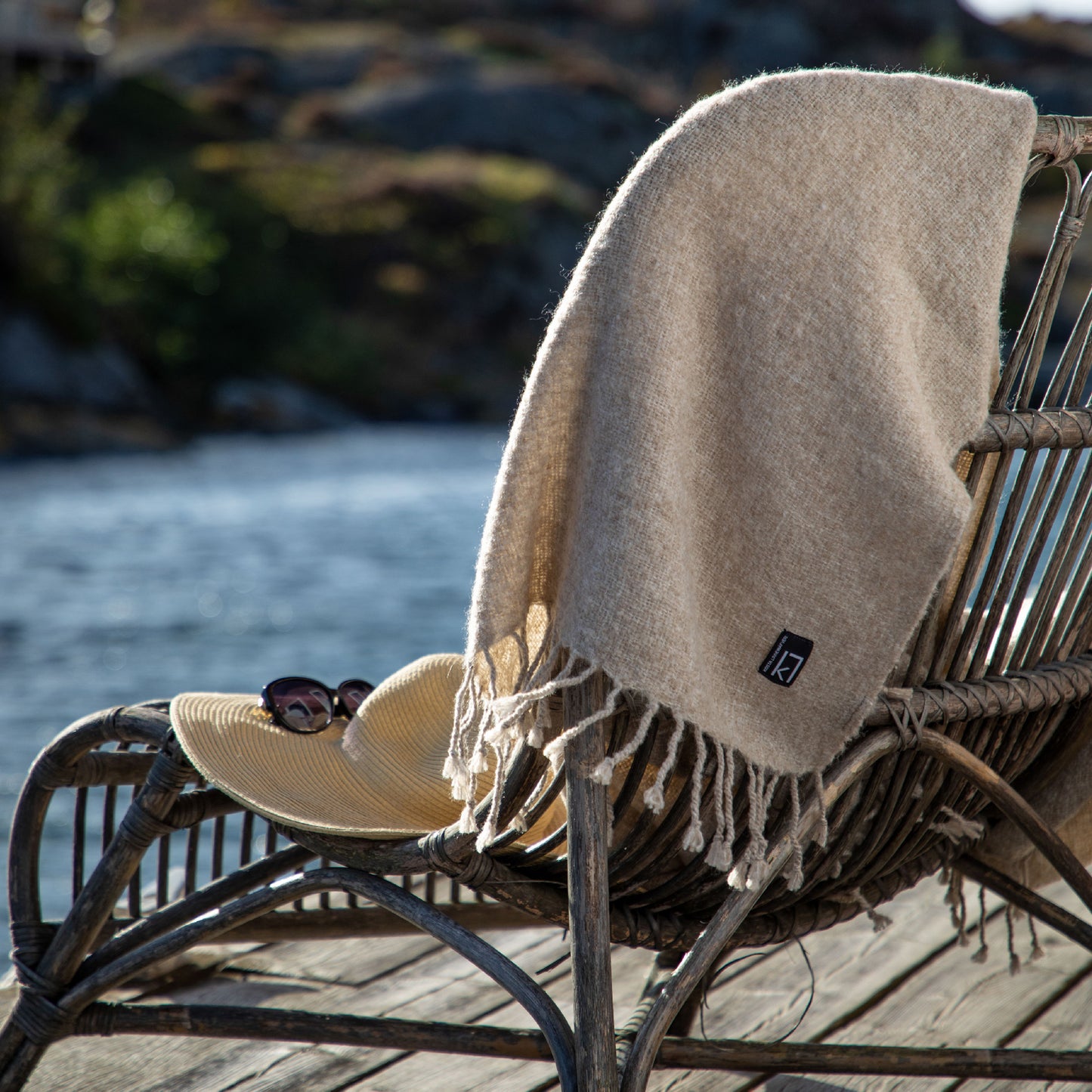 LT 54503  Kosta Linnewafveri Sjövallen Plaid 130x170 cm