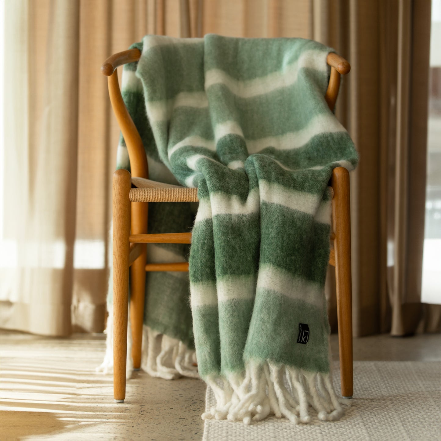 LT 54507  Kosta Linnewäfveri Wollplaid Streifen